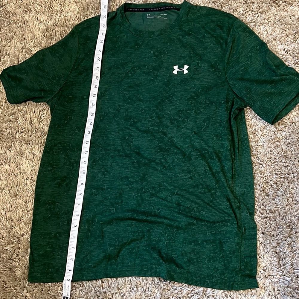 Men’s large under armor workout shirt green heatgear